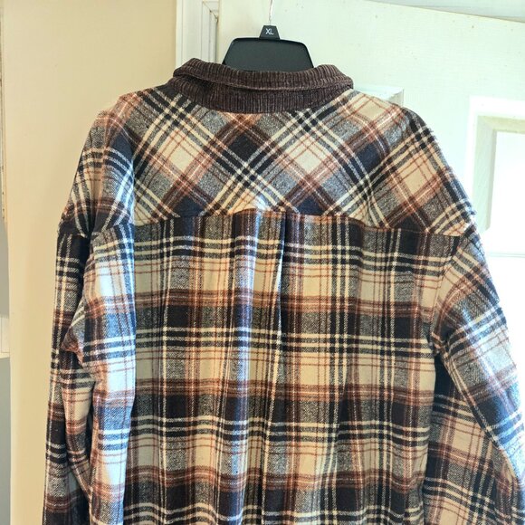 Umgee L brown flannel plaid with brown corduroy trim shacket, NWT - Picture 4 of 4